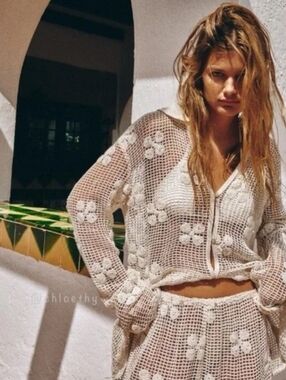 Zara Crochet Floral Button Up Beach Cover Up Top Size M Cream Boho Blouse Top